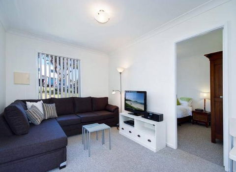 Beach House Fingal Bay - Darwin Holiday 1