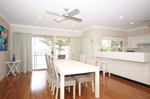 Sunset Boulevarde 12 - Darwin Holiday 3