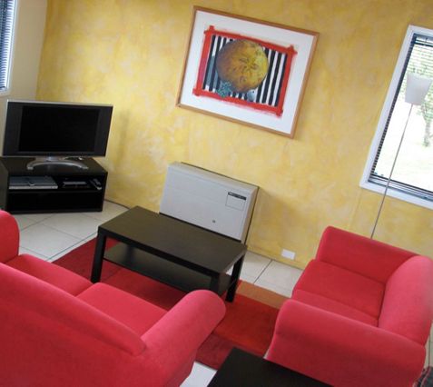 Small Details - Darwin Holiday 0