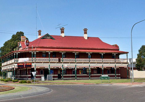 Coolamon NSW Darwin Holiday