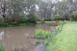 Murray Bank Holiday Units And Yabby Farm - Darwin Holiday 2