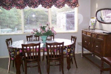 Echuca Holiday Houses - Temoca Cottage - Darwin Holiday 2