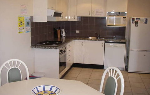 A Beach House Near Manly - Darwin Holiday 3