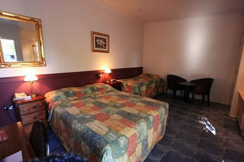 Xenia Central Studio Accommodation - Darwin Holiday 2
