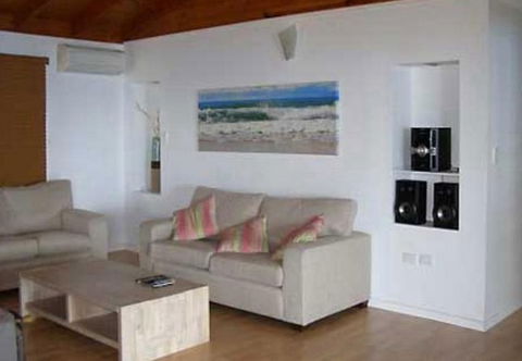 Amity Shaws - Darwin Holiday 3