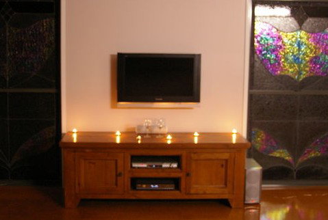 Whispers Of The Valley - Darwin Holiday 0