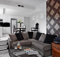 The Castle on Tamborine Spa Retreat - Darwin Holiday