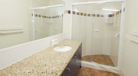 Whalewatch Ocean Beach Resort - Darwin Holiday 5