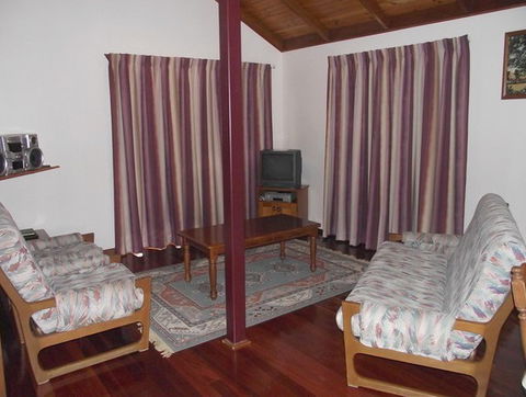 Bunya Views - Holiday Home - Darwin Holiday 1