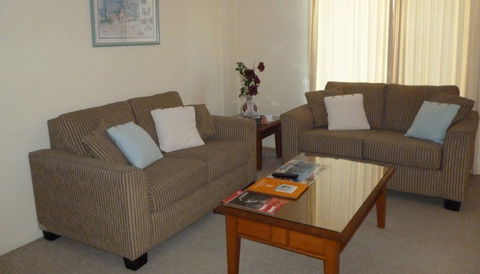 Le Lavandou Holiday Apartments - Darwin Holiday 5