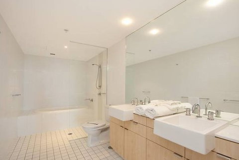 Grand Mercure Apartments Coolangatta - Darwin Holiday 2