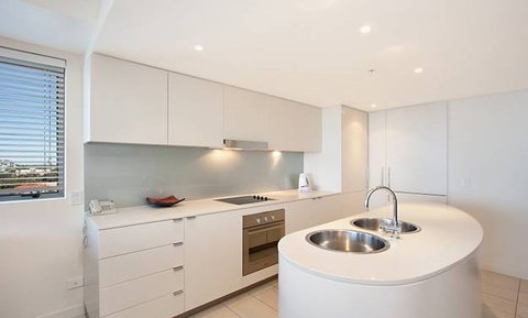 Grand Mercure Apartments Coolangatta - Darwin Holiday 3