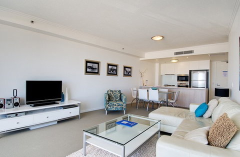 Reflection Tower Two - Darwin Holiday 0