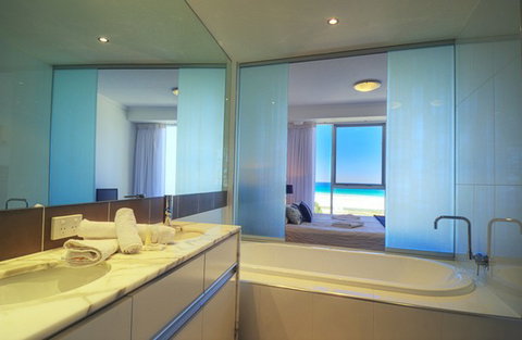 Reflection Tower Two - Darwin Holiday 1