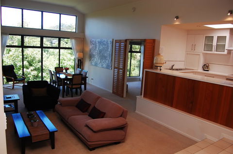 Ravensbourne Escape Holiday Cottages - Darwin Holiday 5