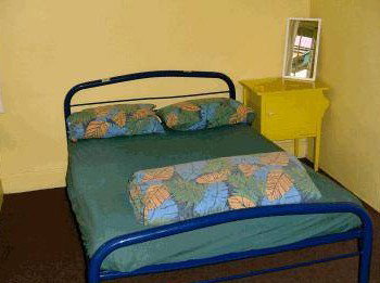 Backpacker Yellow Submarine - Darwin Holiday 1