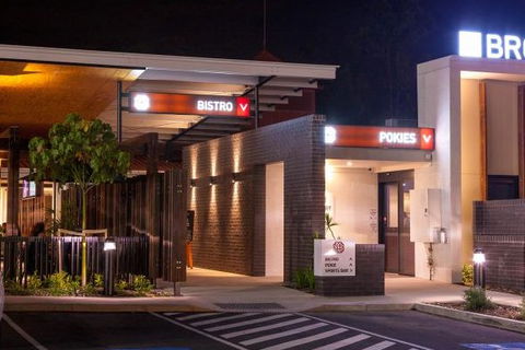 Browns Plains Hotel - Darwin Holiday 1