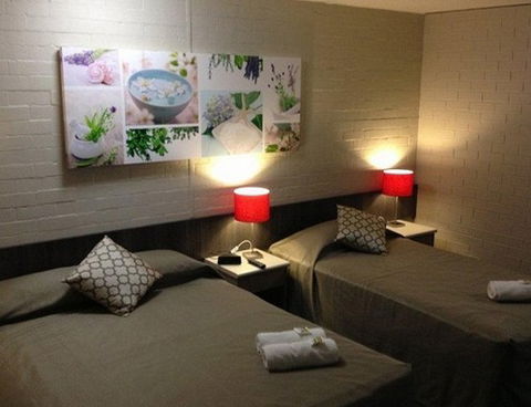 Browns Plains Hotel - Darwin Holiday 2
