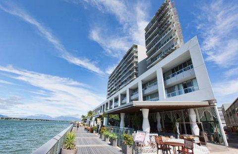 Cairns Harbour Lights Hotel - Darwin Holiday 5