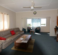 AMELIA STREET GLADSTONE 5 BEDROOMS - Darwin Holiday
