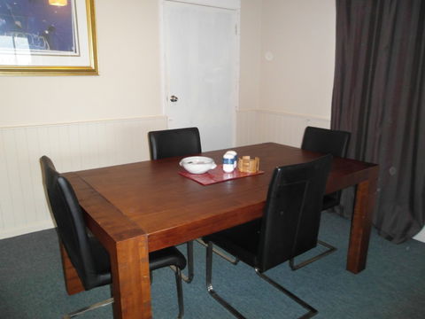 AMELIA STREET GLADSTONE 5 BEDROOMS - Darwin Holiday 2