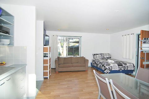 Huskisson Holiday Cabins - Darwin Holiday 2