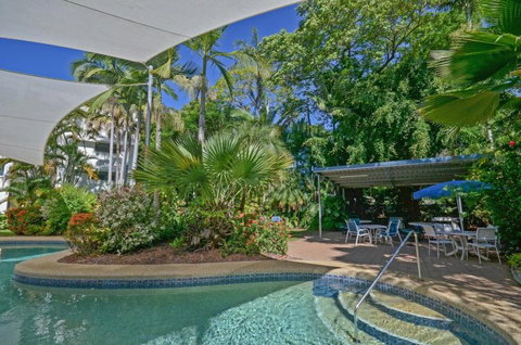 Roydon Beachfront Holiday Apartments - Darwin Holiday 3