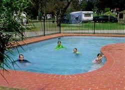 Swan Hill Riverside Caravan Park - Darwin Holiday 3