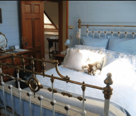 Millhouse On The Bridge - Darwin Holiday 3