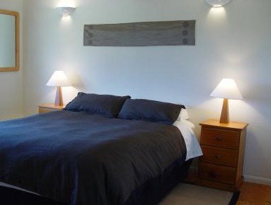 The Knoll - Darwin Holiday 3