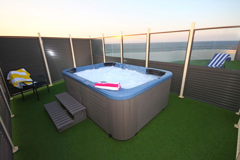 San Simeon Beachfront Apartments - Darwin Holiday 4