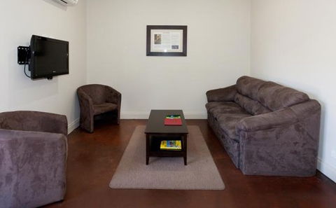 Alice On Todd - Darwin Holiday 0