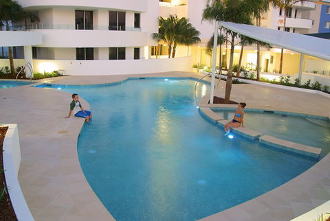 Waves Maroochy River - Darwin Holiday 1