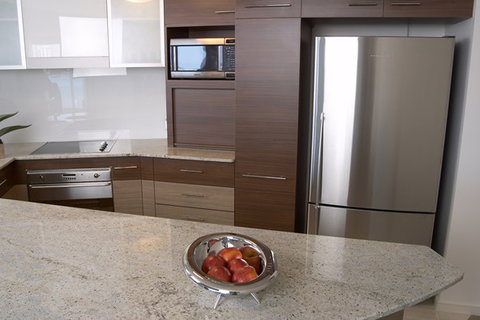 Waves Maroochy River - Darwin Holiday 5