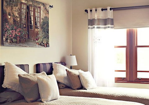 Redwing Farm - The Barn - Darwin Holiday 2