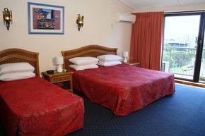 Broadbeach Travel Inn Apartments - Darwin Holiday 4