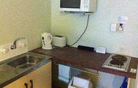 Peninsular Apartment Hotel - Darwin Holiday 3