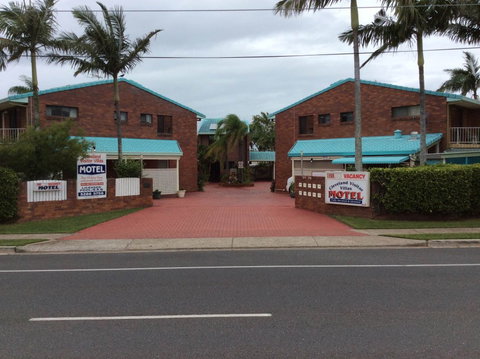 Cleveland Visitor Villas Motel & Shailer Park Garden Villas - Darwin Holiday 2