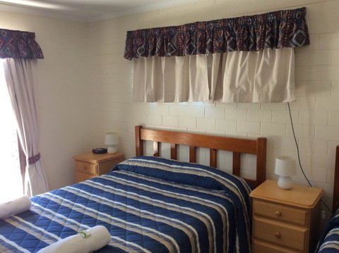 Cleveland Visitor Villas Motel & Shailer Park Garden Villas - Darwin Holiday 4