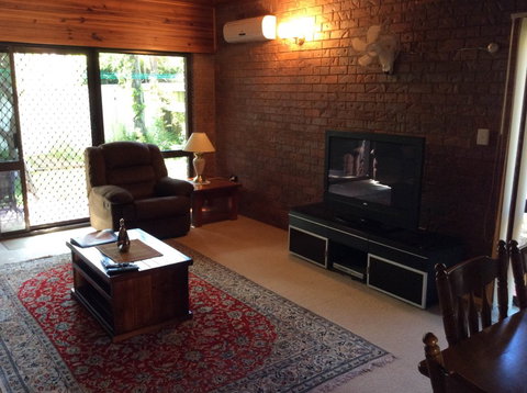 Cleveland Visitor Villas Motel & Shailer Park Garden Villas - Darwin Holiday 6