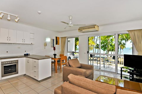 Agincourt Beachfront Apartments - Darwin Holiday 7