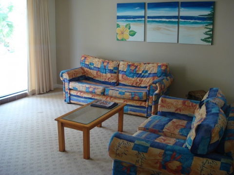 Horizons Burleigh Heads Holiday Apartments - Darwin Holiday 3