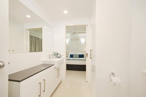 Marlin Waters Beachfront Apartments - Darwin Holiday 6