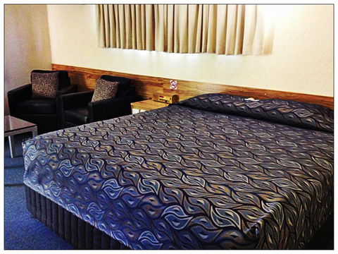 Emerald Meteor Motel - Darwin Holiday 2