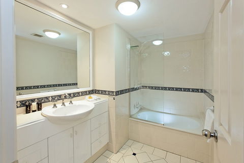 La Grande Apartments Broadbeach - Darwin Holiday 3
