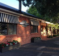 Moyhu Hotel - Darwin Holiday