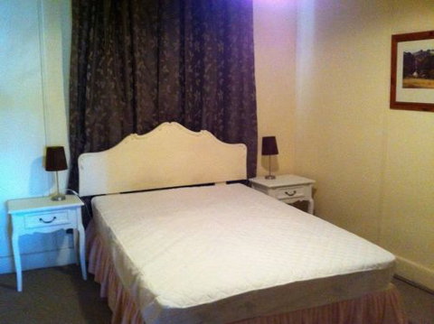 Eleven From The Left - Darwin Holiday 5