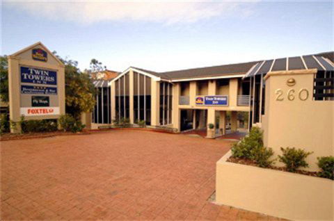 Twin Towers Inn - Darwin Holiday 1