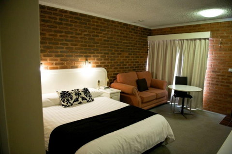Cousins Motor Inn - Darwin Holiday 0