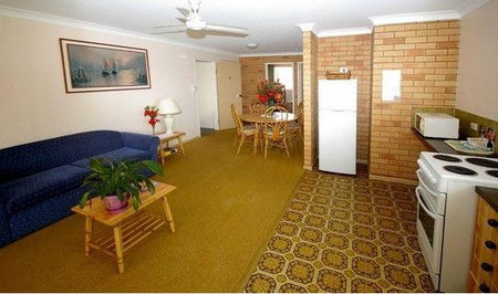 Beachlander Holiday Apartments - Darwin Holiday 1
